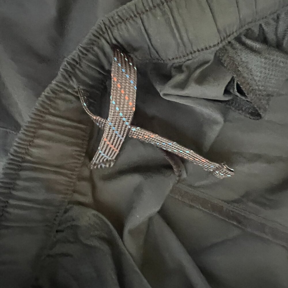 NWT REI Kids' Active Pursuits Tech Pants, Black, Size L (14-16) - Picture 5 of 9